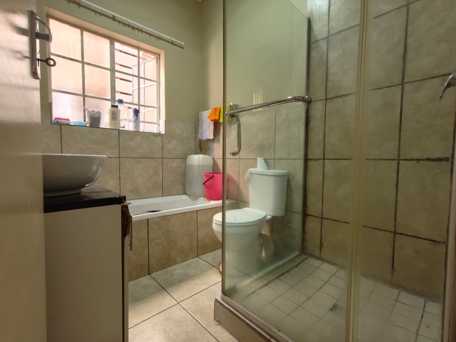 2 Bedroom Property for Sale in Rustenburg Central North West